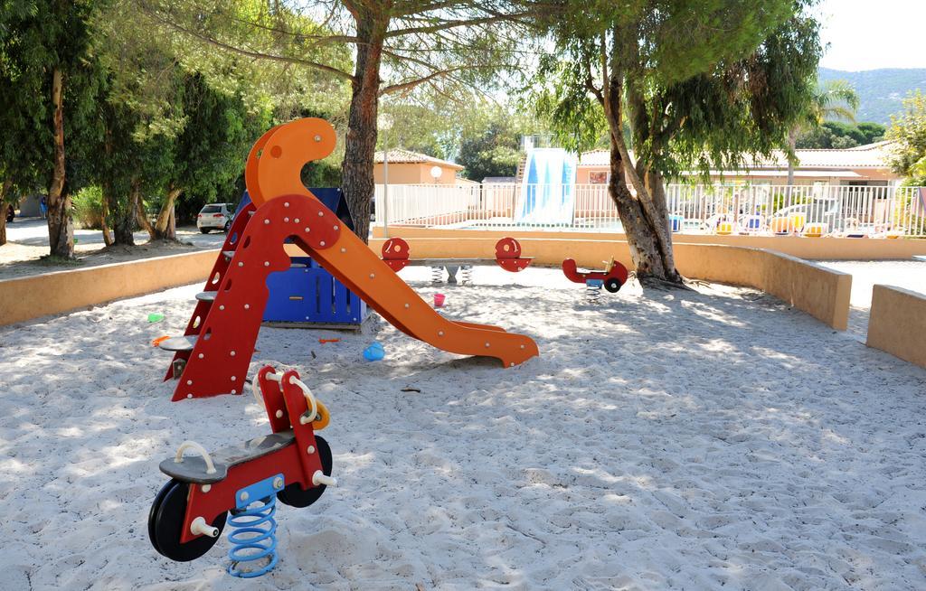 Camping Les Castors カルヴィ エクステリア 写真